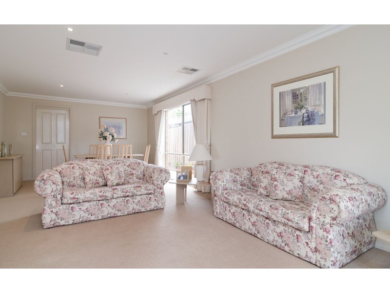 7 Freshfield Avenue, Mooroolbark VIC 3138
