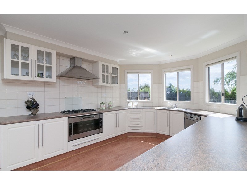 7 Freshfield Avenue, Mooroolbark VIC 3138