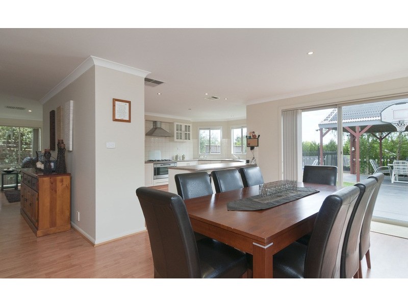 7 Freshfield Avenue, Mooroolbark VIC 3138