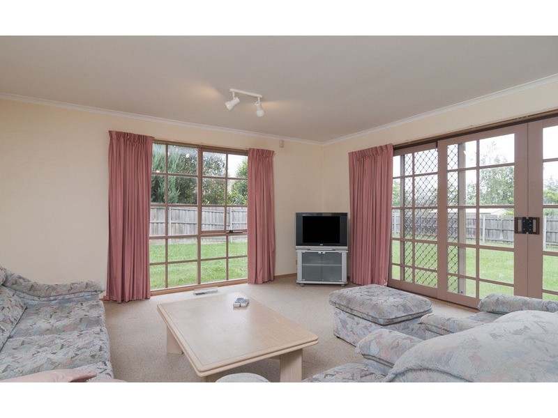 92 Blackburn Road, Mooroolbark VIC 3138