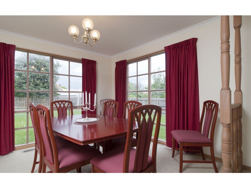 92 Blackburn Road, Mooroolbark VIC 3138