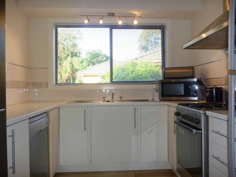 2 Moana Drive, Mooroolbark VIC 3138