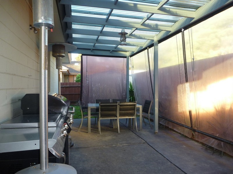 2 Moana Drive, Mooroolbark VIC 3138