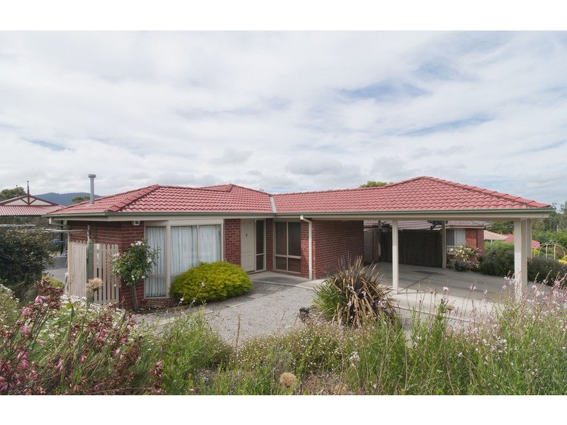 13 Park Lane, Mooroolbark VIC 3138