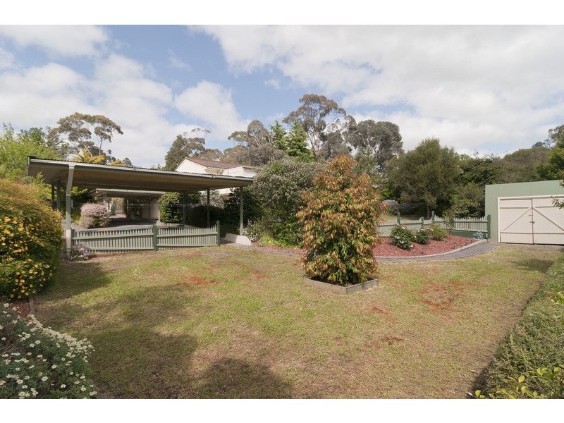 21 Alford Avenue, Mooroolbark VIC 3138