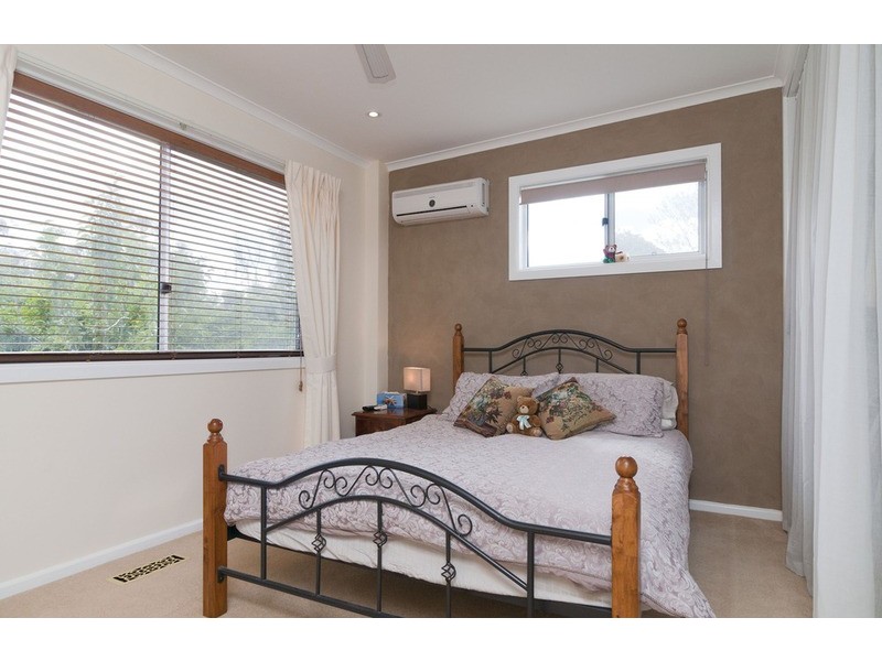21 Alford Avenue, Mooroolbark VIC 3138