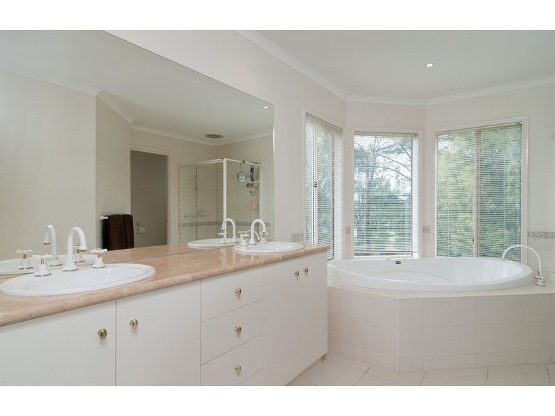 26 Pine Road, Mooroolbark VIC 3138