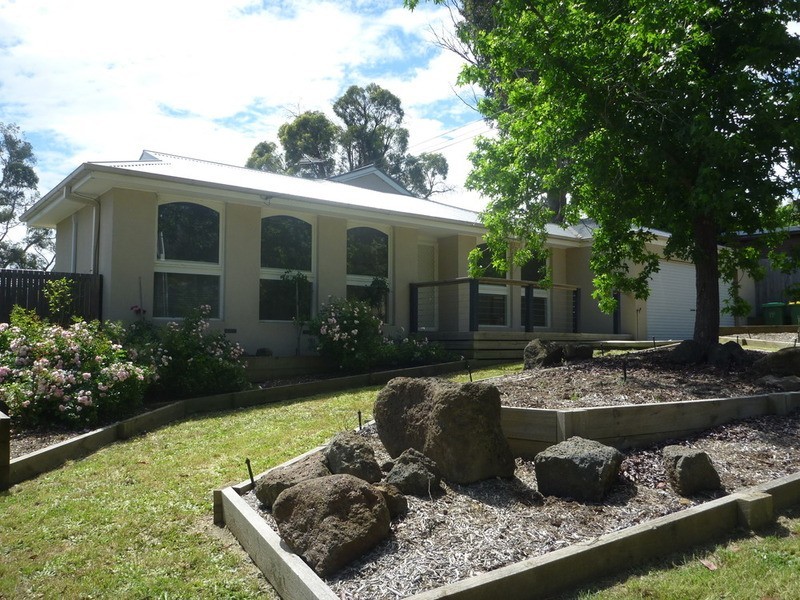 11 Bulga Street, Mooroolbark VIC 3138