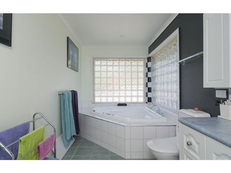 15 Huntingdale Drive, Chirnside Park VIC 3116