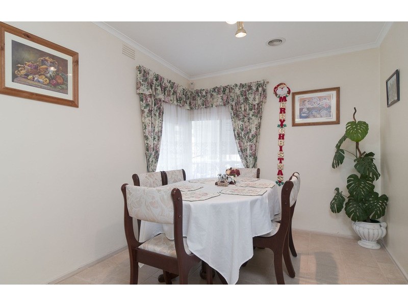 15 Lancaster Road, Mooroolbark VIC 3138