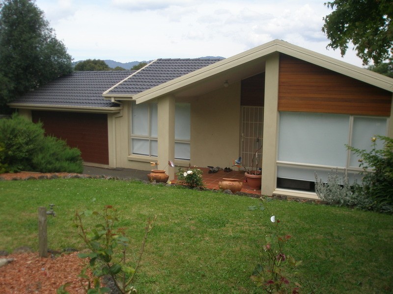 30 Autumn Grove, Mooroolbark VIC 3138
