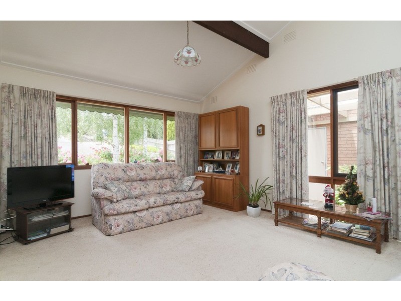 12 Masefield Avenue, Mooroolbark VIC 3138