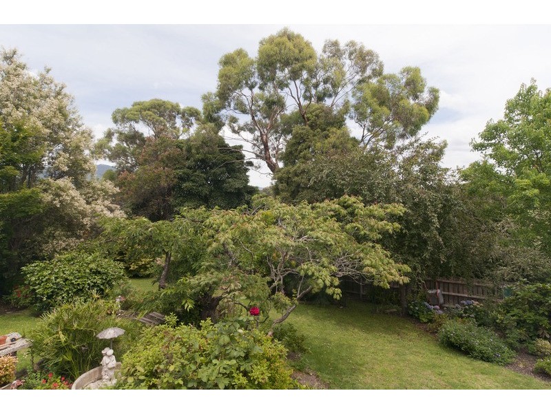 12 Masefield Avenue, Mooroolbark VIC 3138