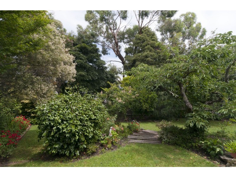 12 Masefield Avenue, Mooroolbark VIC 3138