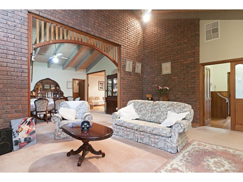 114-118 Taylor Road, Mooroolbark VIC 3138