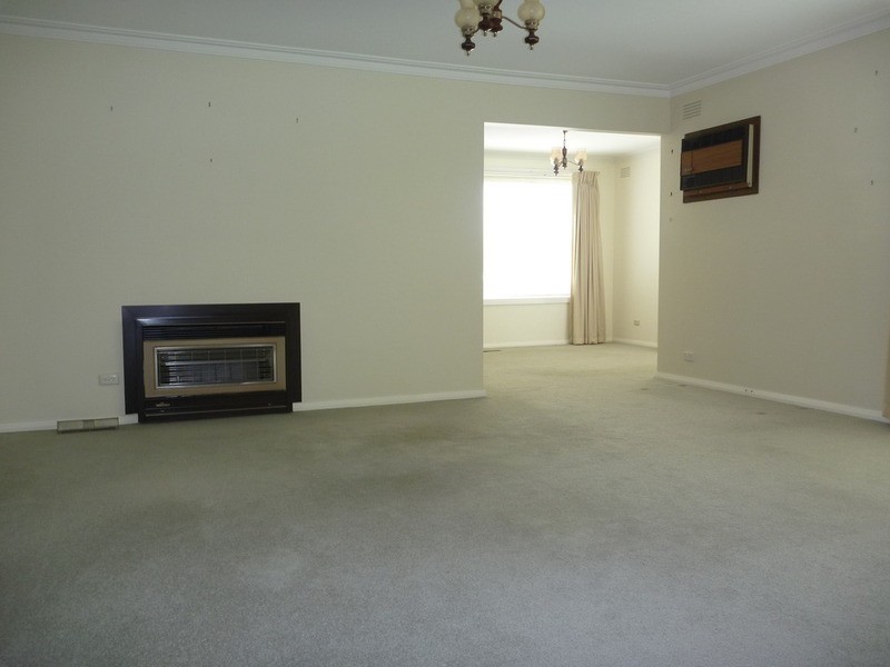 98 Manchester Road, Mooroolbark VIC 3138