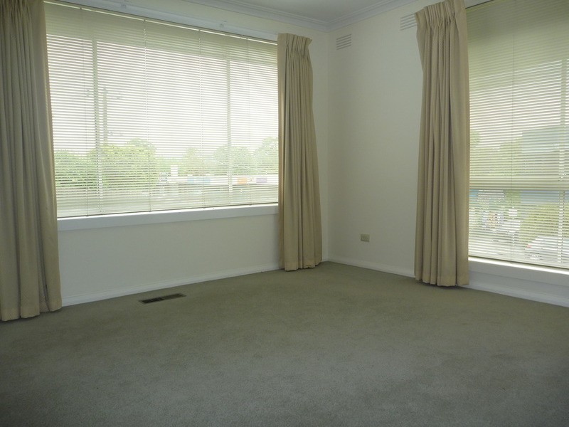 98 Manchester Road, Mooroolbark VIC 3138