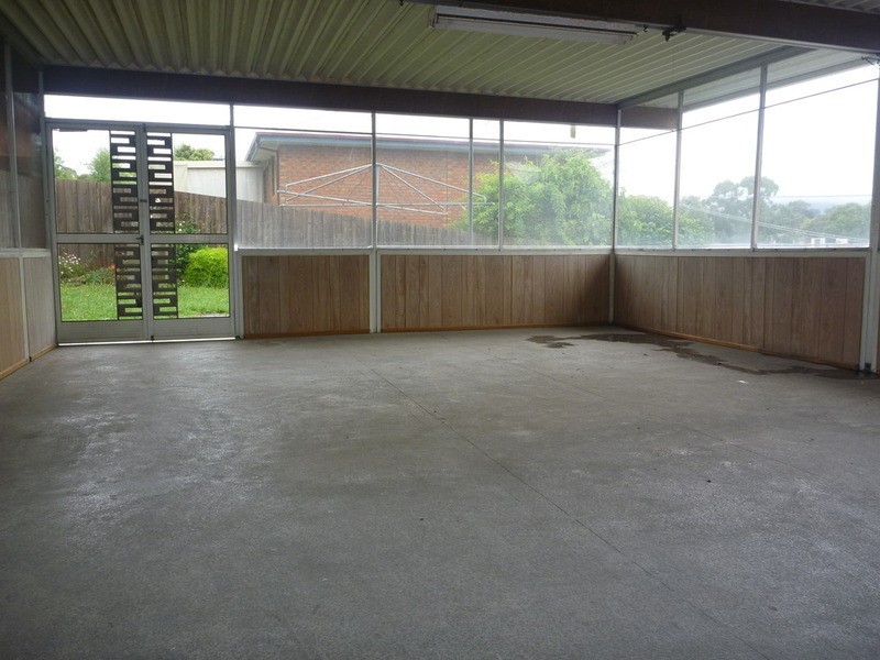 98 Manchester Road, Mooroolbark VIC 3138