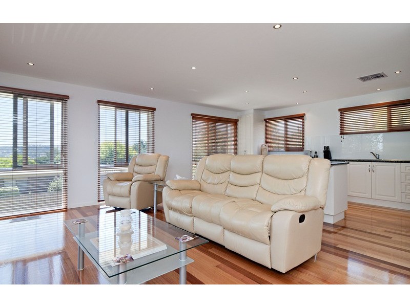 1 St Andrews Drive, Chirnside Park VIC 3116