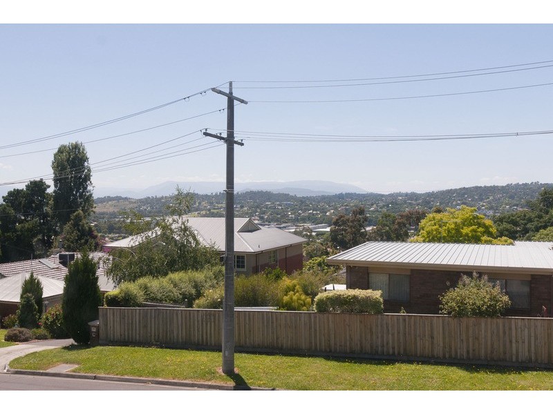 1 St Andrews Drive, Chirnside Park VIC 3116