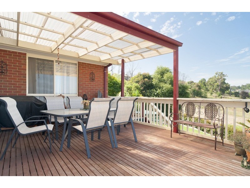 7 Wainewright Avenue, Mooroolbark VIC 3138