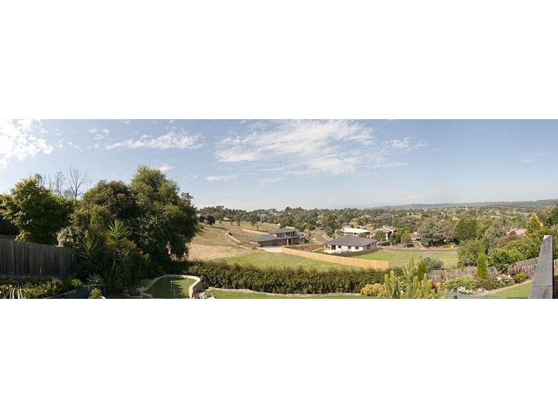7 Wainewright Avenue, Mooroolbark VIC 3138