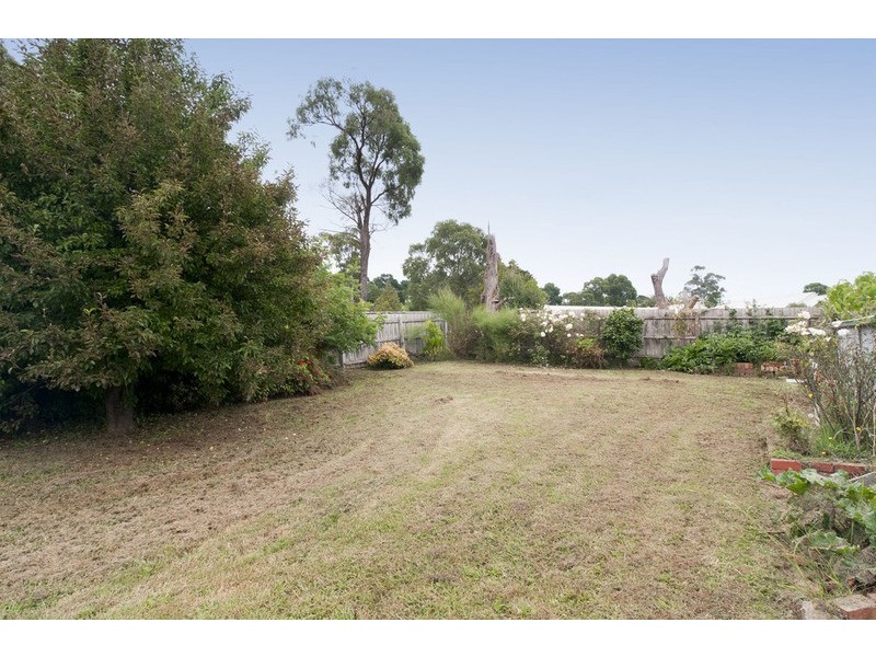 21 Holmes Road, Mooroolbark VIC 3138