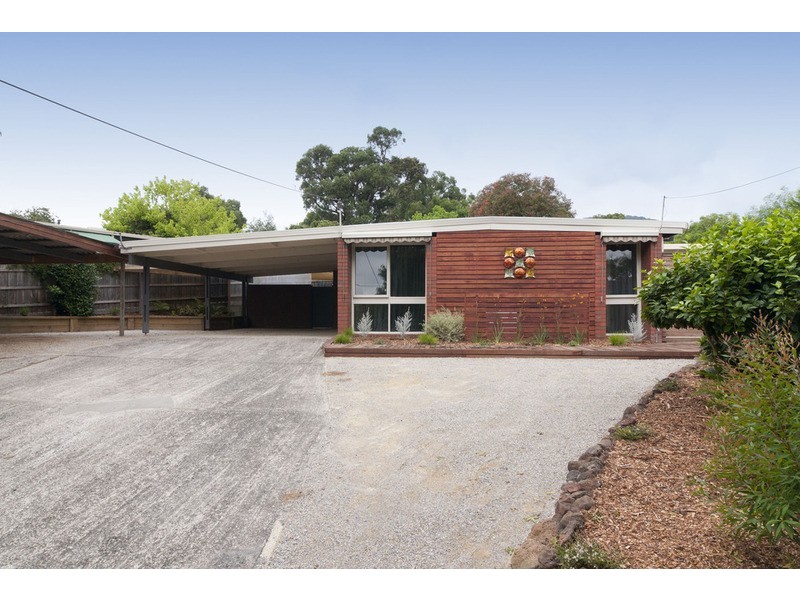 16 Walnut Drive, Kilsyth VIC 3137