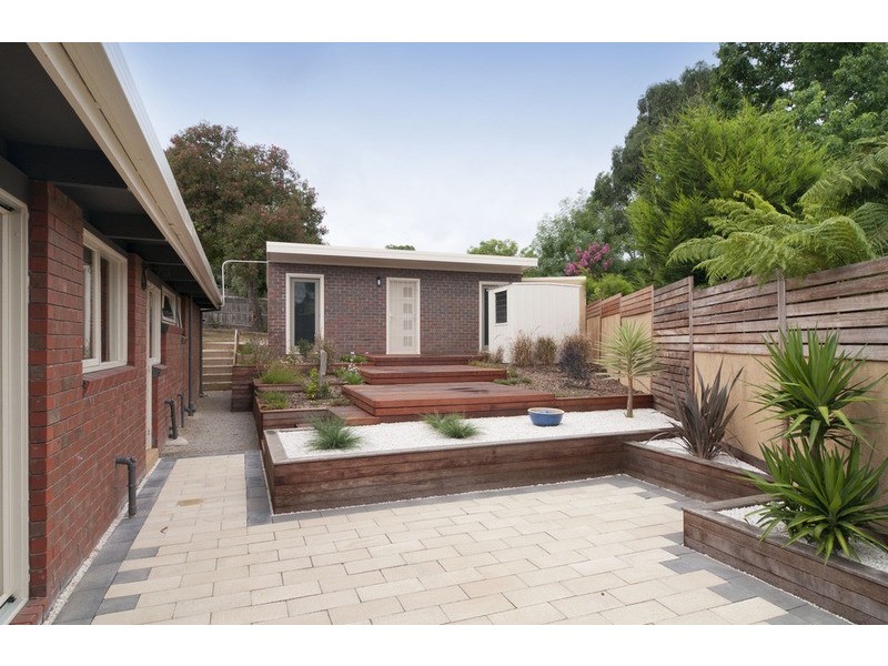 16 Walnut Drive, Kilsyth VIC 3137
