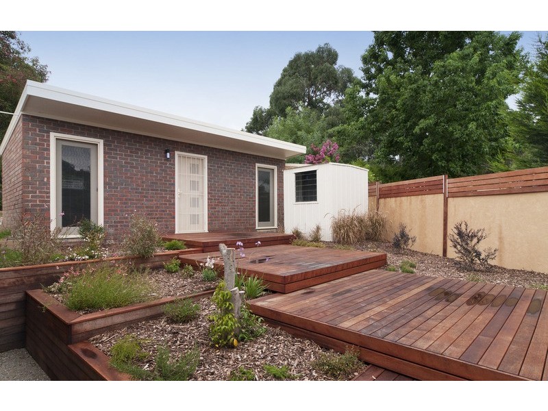16 Walnut Drive, Kilsyth VIC 3137