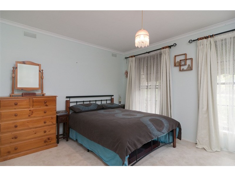 18 Lee Anne Crescent, Croydon VIC 3136