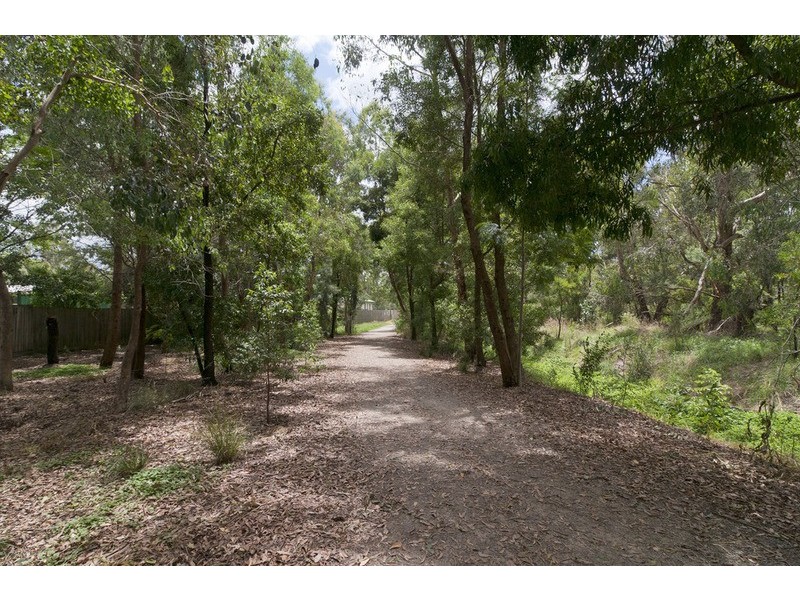 18 Lee Anne Crescent, Croydon VIC 3136