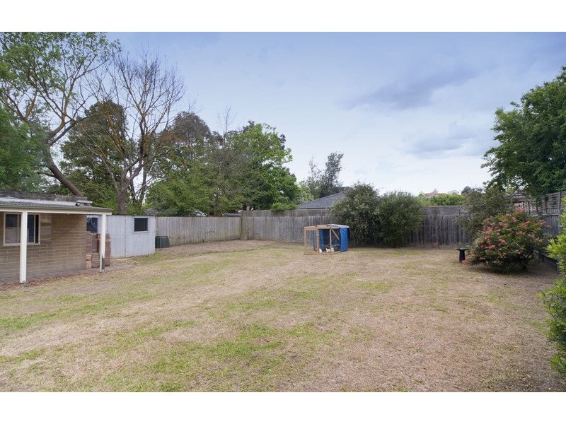 18 Blackburn Road, Mooroolbark VIC 3138
