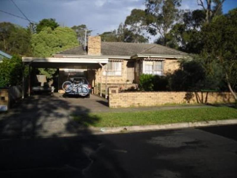 42 Longfellow Avenue, Mooroolbark VIC 3138