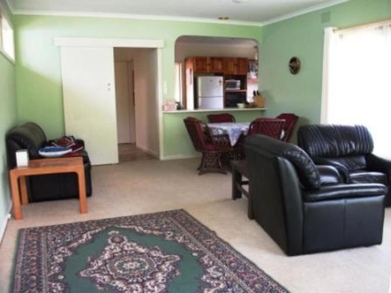 42 Longfellow Avenue, Mooroolbark VIC 3138
