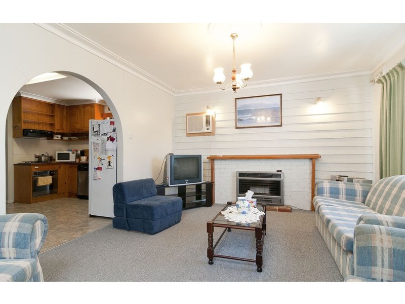 18 Diane Crescent, Mooroolbark VIC 3138