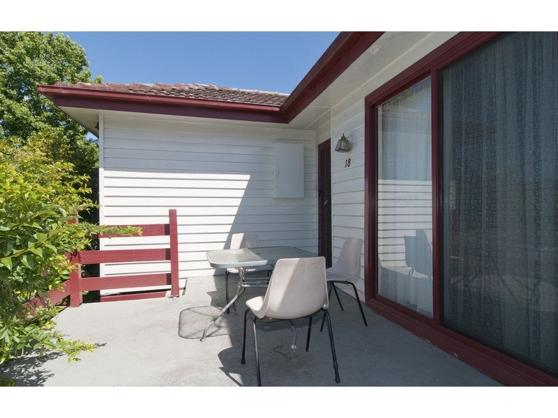 18 Diane Crescent, Mooroolbark VIC 3138