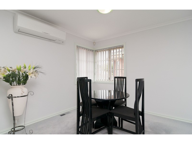 27 Blue Ridge Drive, Mooroolbark VIC 3138