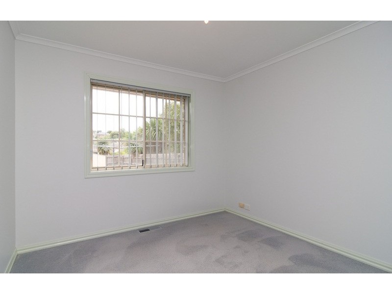 27 Blue Ridge Drive, Mooroolbark VIC 3138