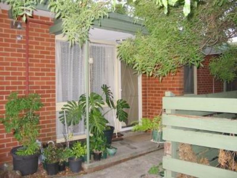 2/9 Liverpool Road, Kilsyth VIC 3137