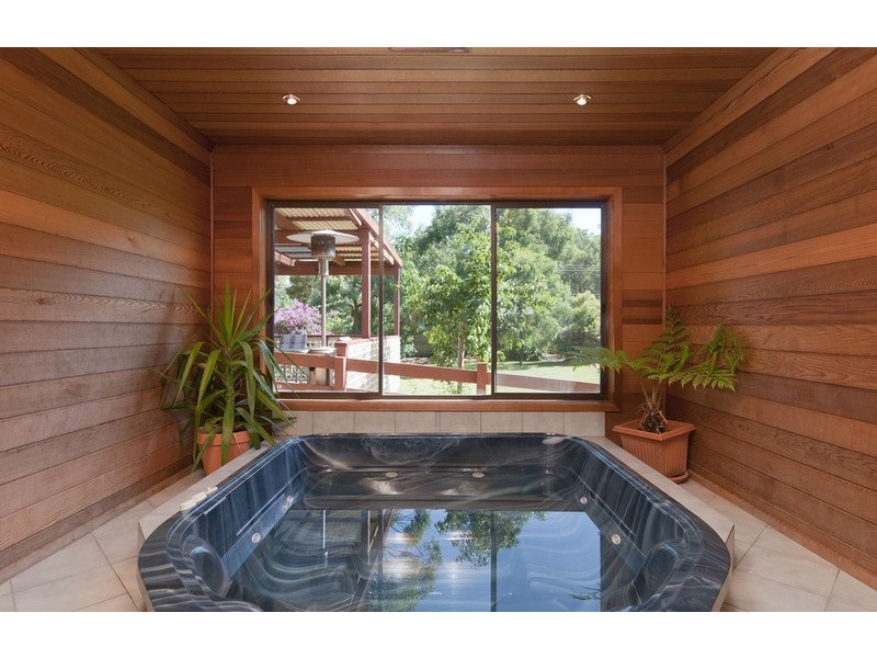 47 Zina Grove, Mooroolbark VIC 3138