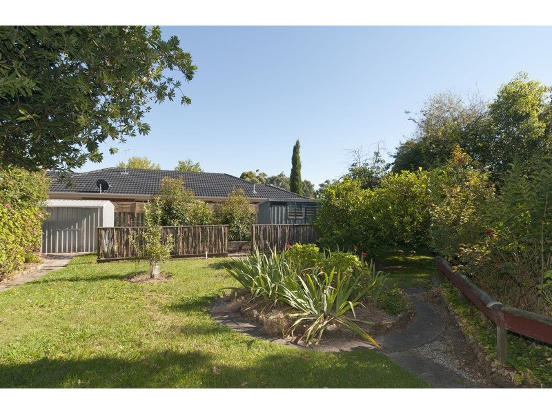 13 Eothen Lane, Kilsyth VIC 3137