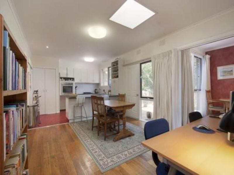 32 Meadowlark Lane, Mooroolbark VIC 3138