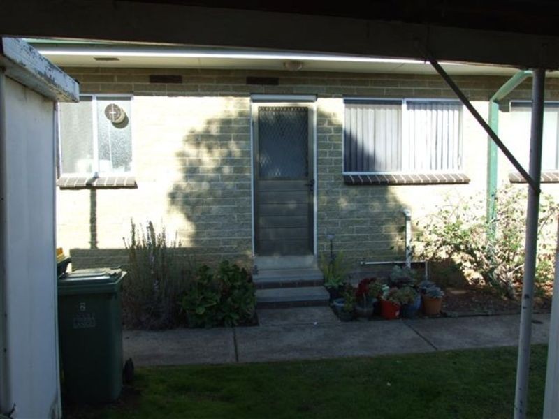 2/13 Hawthory Road, Kilsyth VIC 3137