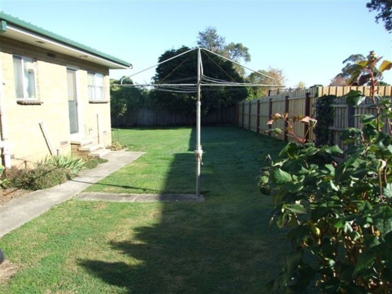 2/13 Hawthory Road, Kilsyth VIC 3137