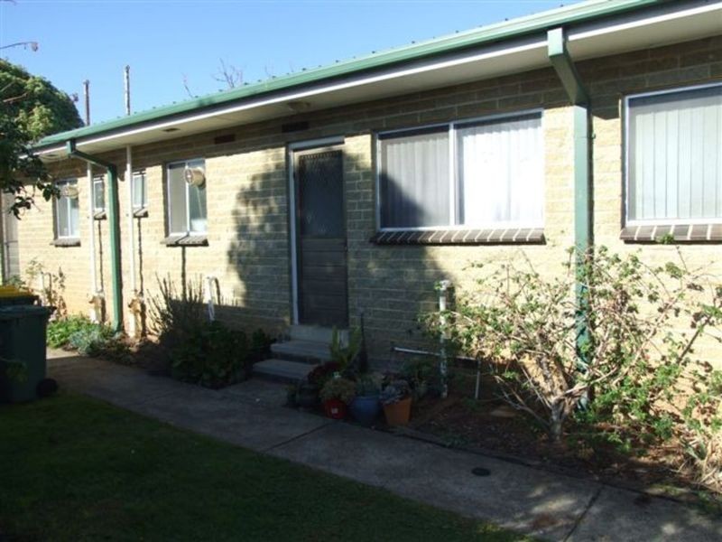 2/13 Hawthory Road, Kilsyth VIC 3137