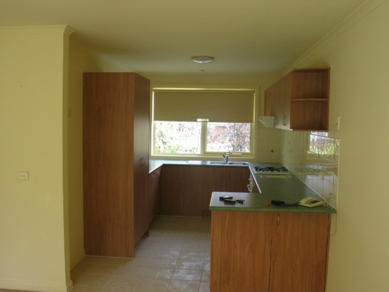 2/19 Newman Road, Croydon VIC 3136