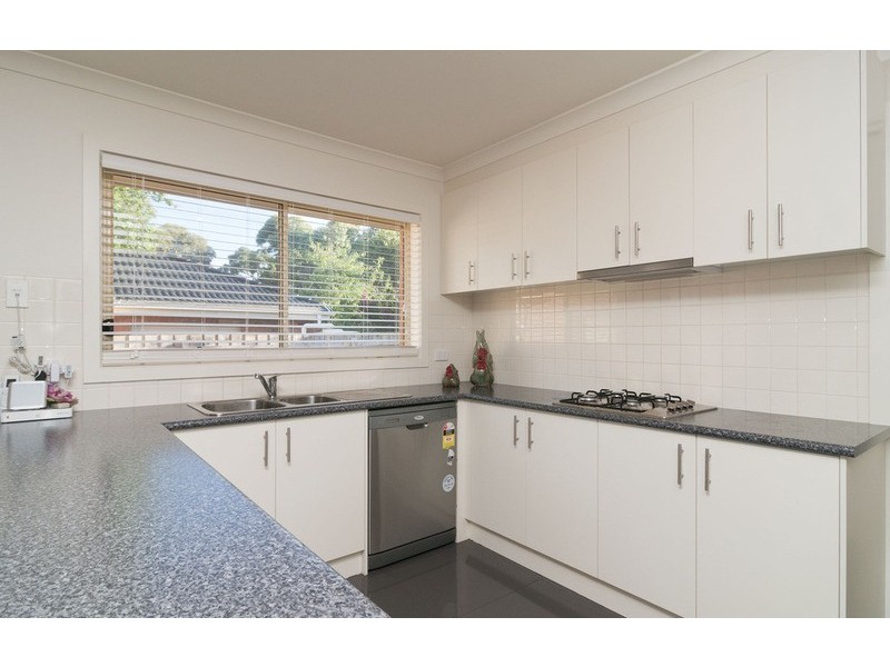 2/18-20 Durham Road, Kilsyth VIC 3137