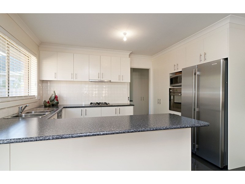 2/18-20 Durham Road, Kilsyth VIC 3137