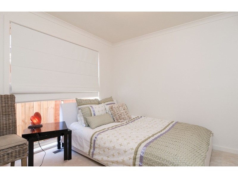 2/18-20 Durham Road, Kilsyth VIC 3137